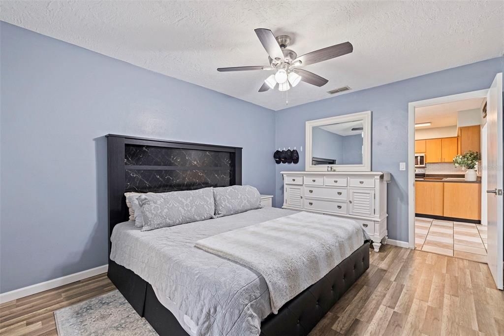 Active With Contract: $409,000 (4 beds, 2 baths, 1752 Square Feet)