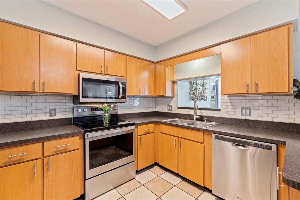 Active With Contract: $409,000 (4 beds, 2 baths, 1752 Square Feet)