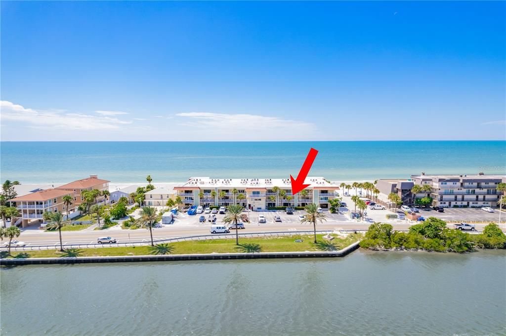 For Sale: $625,000 (2 beds, 2 baths, 1008 Square Feet)