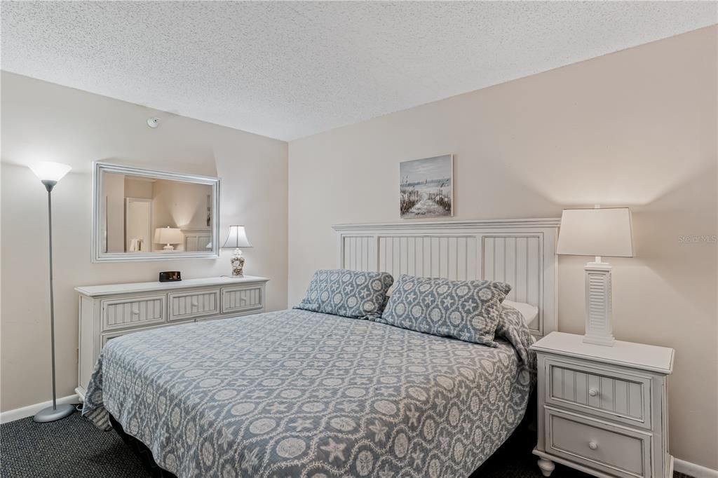 For Sale: $625,000 (2 beds, 2 baths, 1008 Square Feet)