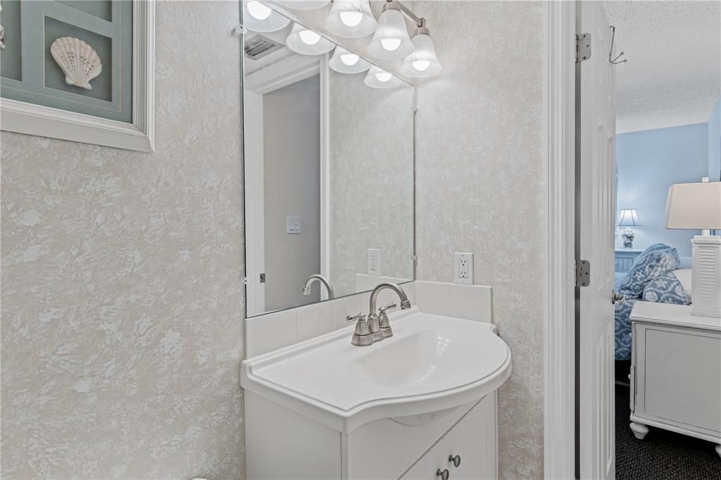 For Sale: $625,000 (2 beds, 2 baths, 1008 Square Feet)