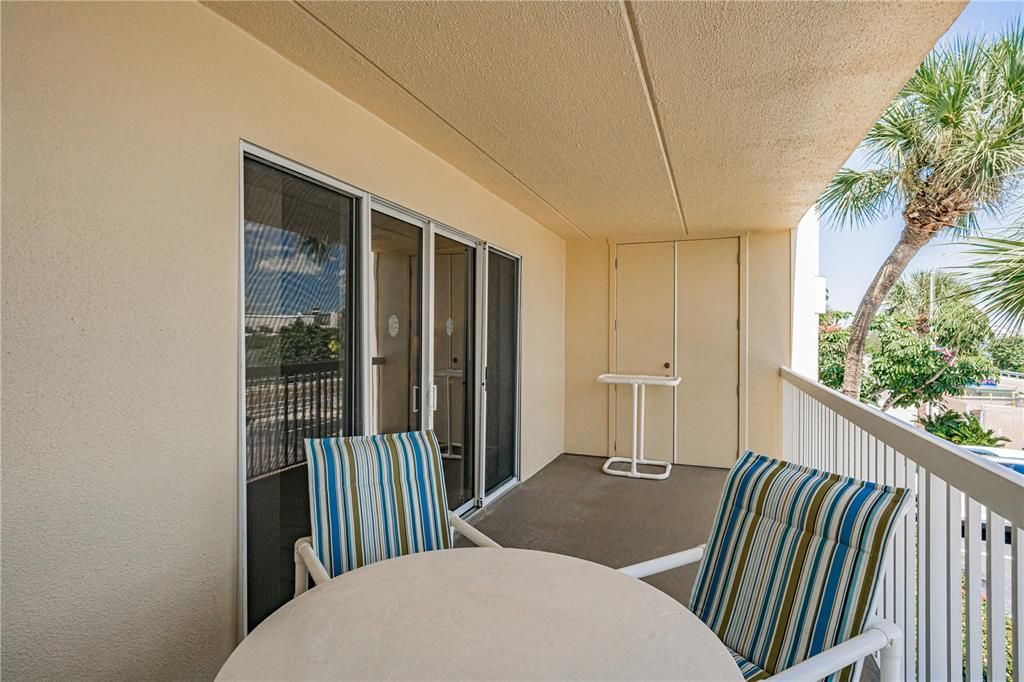 For Sale: $625,000 (2 beds, 2 baths, 1008 Square Feet)