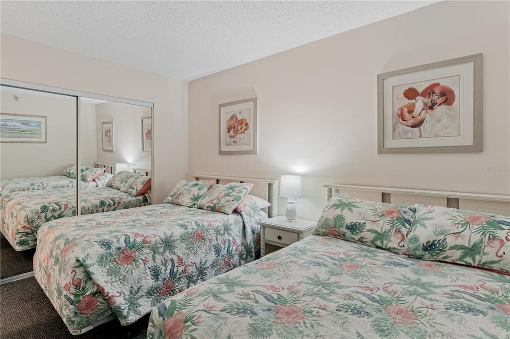 For Sale: $625,000 (2 beds, 2 baths, 1008 Square Feet)