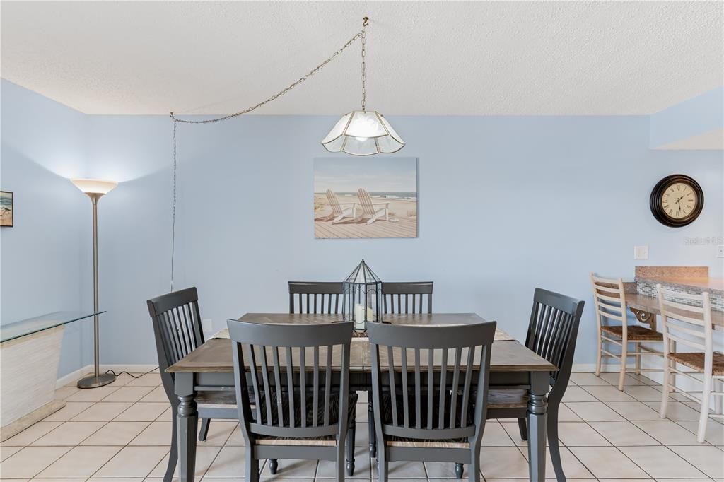 For Sale: $625,000 (2 beds, 2 baths, 1008 Square Feet)