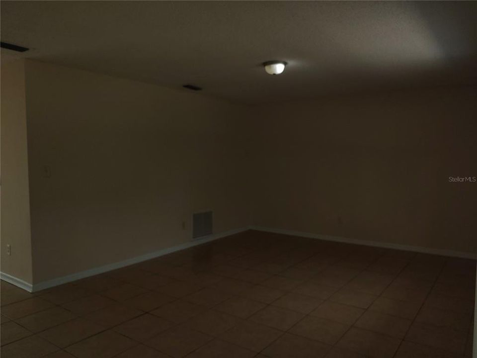 For Rent: $1,675 (2 beds, 1 baths, 920 Square Feet)