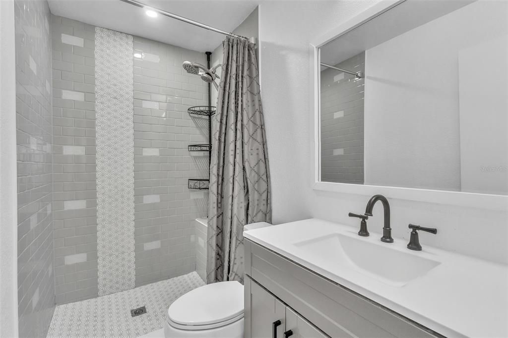 Active With Contract: $330,000 (3 beds, 2 baths, 1176 Square Feet)