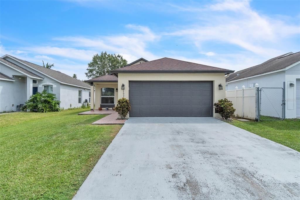 Active With Contract: $330,000 (3 beds, 2 baths, 1176 Square Feet)