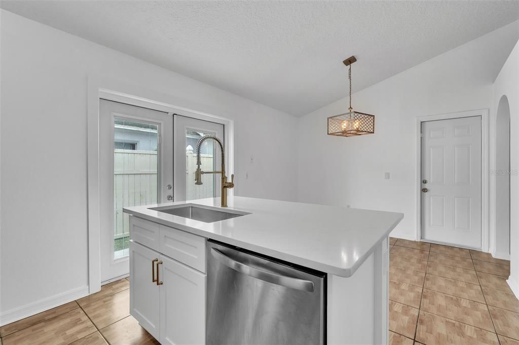 Active With Contract: $330,000 (3 beds, 2 baths, 1176 Square Feet)