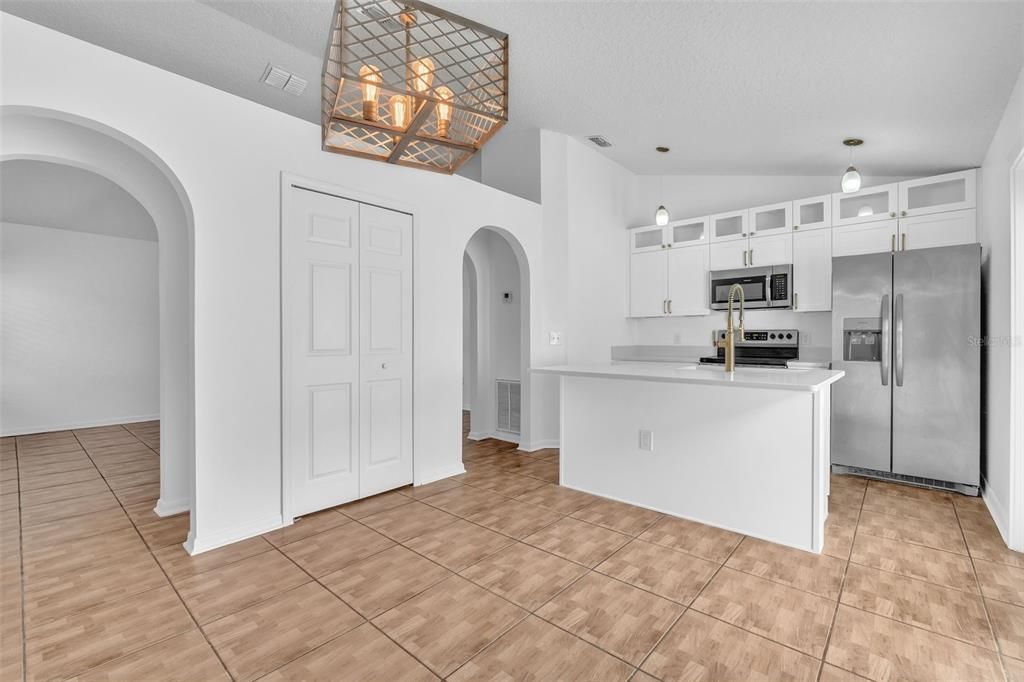 Active With Contract: $330,000 (3 beds, 2 baths, 1176 Square Feet)