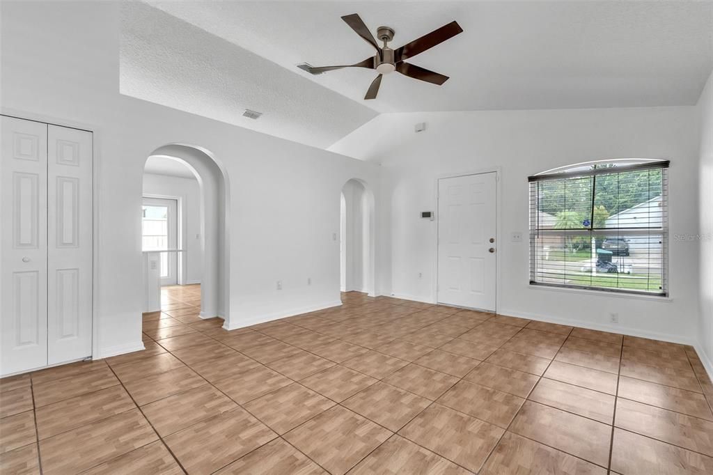 Active With Contract: $330,000 (3 beds, 2 baths, 1176 Square Feet)