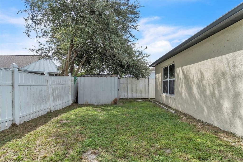 Active With Contract: $330,000 (3 beds, 2 baths, 1176 Square Feet)