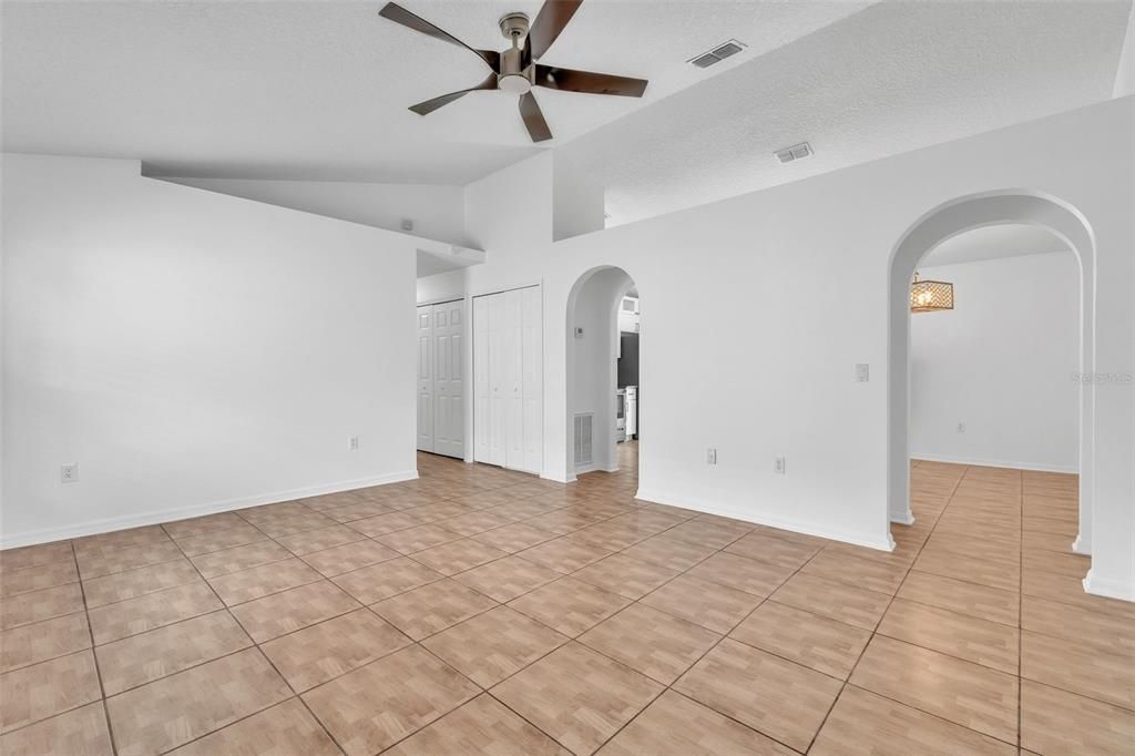 Active With Contract: $330,000 (3 beds, 2 baths, 1176 Square Feet)