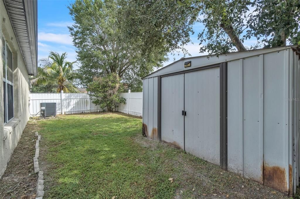 Active With Contract: $330,000 (3 beds, 2 baths, 1176 Square Feet)