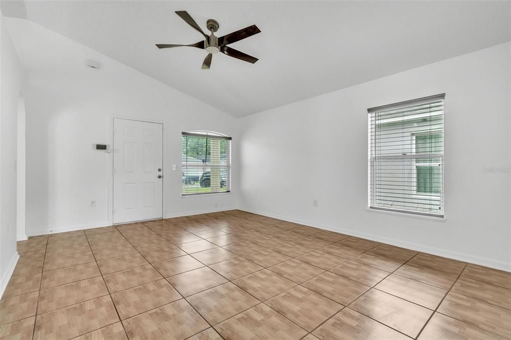 Active With Contract: $330,000 (3 beds, 2 baths, 1176 Square Feet)