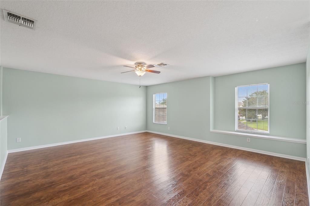 En Venta: $628,000 (5 camas, 4 baños, 3439 Pies cuadrados)