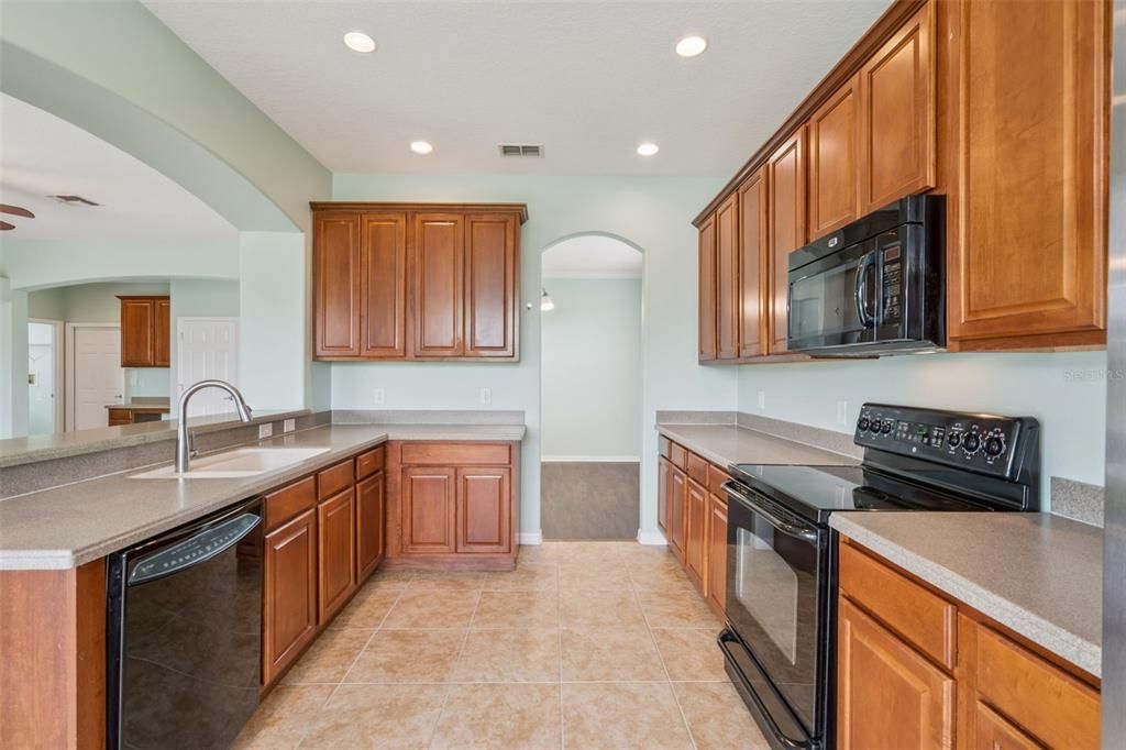 En Venta: $628,000 (5 camas, 4 baños, 3439 Pies cuadrados)