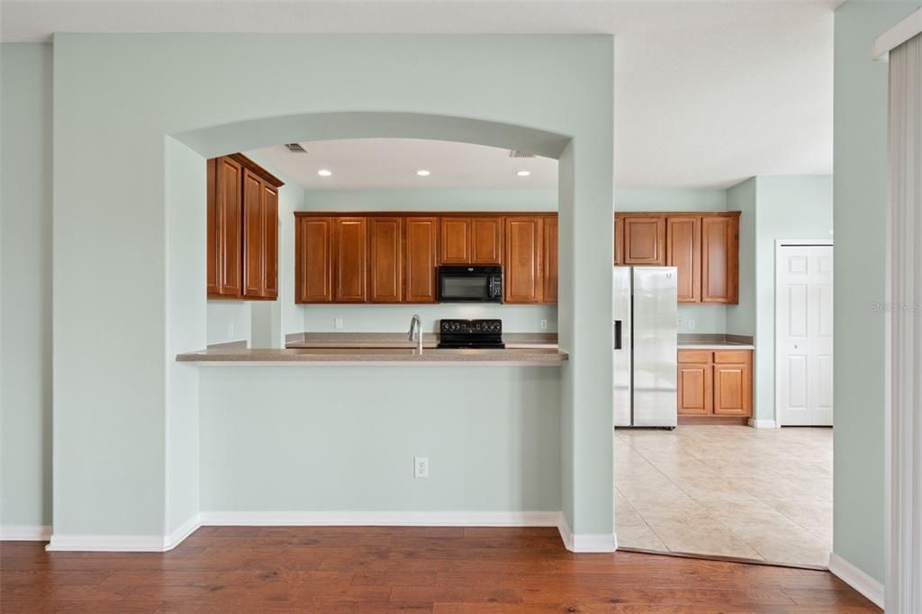 En Venta: $628,000 (5 camas, 4 baños, 3439 Pies cuadrados)