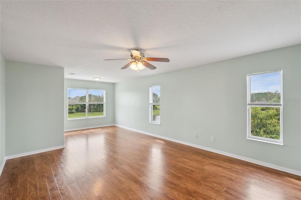 En Venta: $628,000 (5 camas, 4 baños, 3439 Pies cuadrados)