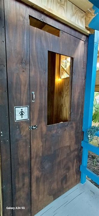 For Sale: $299,900 (3 beds, 5 baths, 1400 Square Feet)