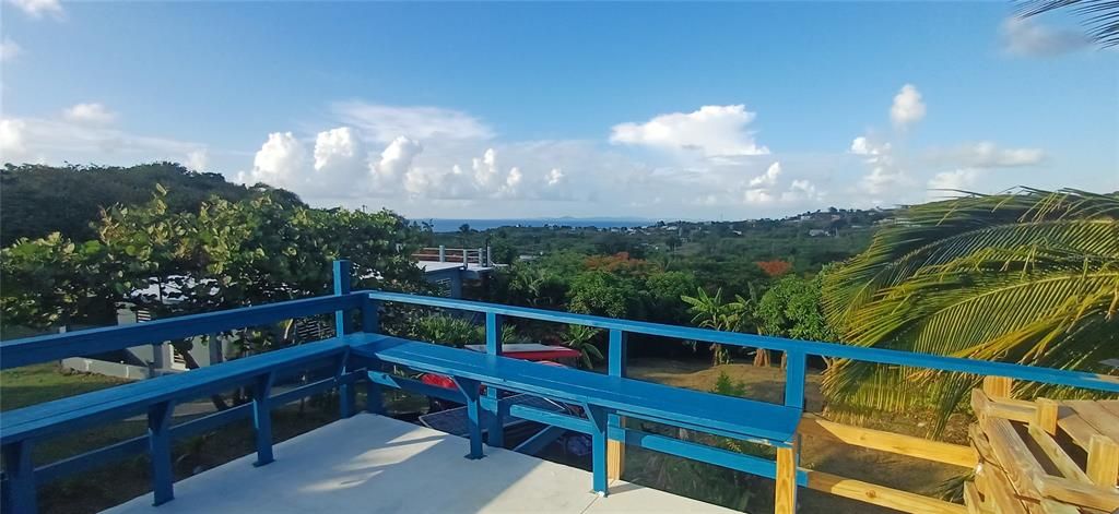 For Sale: $299,900 (3 beds, 5 baths, 1400 Square Feet)