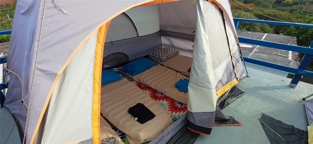 For Sale: $299,900 (3 beds, 5 baths, 1400 Square Feet)