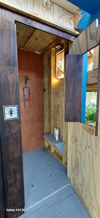 For Sale: $299,900 (3 beds, 5 baths, 1400 Square Feet)