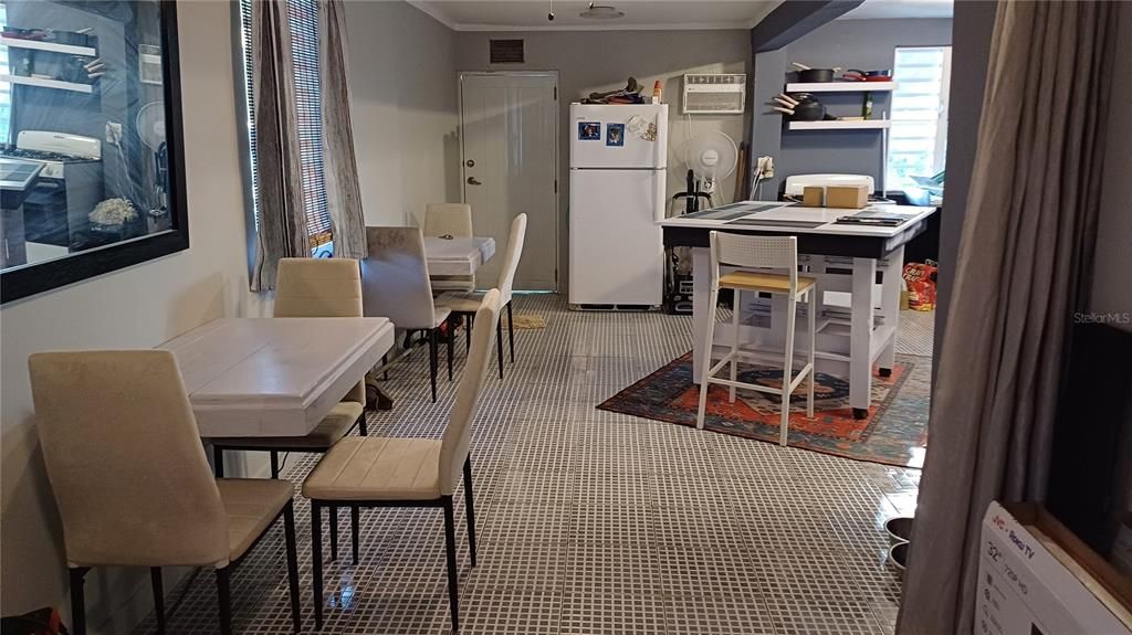 For Sale: $299,900 (3 beds, 5 baths, 1400 Square Feet)