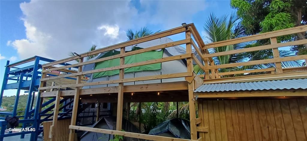 For Sale: $299,900 (3 beds, 5 baths, 1400 Square Feet)