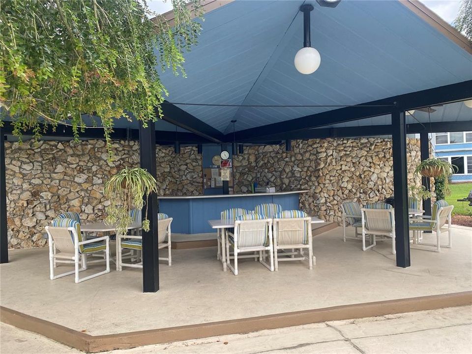 待售: $110,000 (2 贝兹, 2 浴室, 1030 平方英尺)