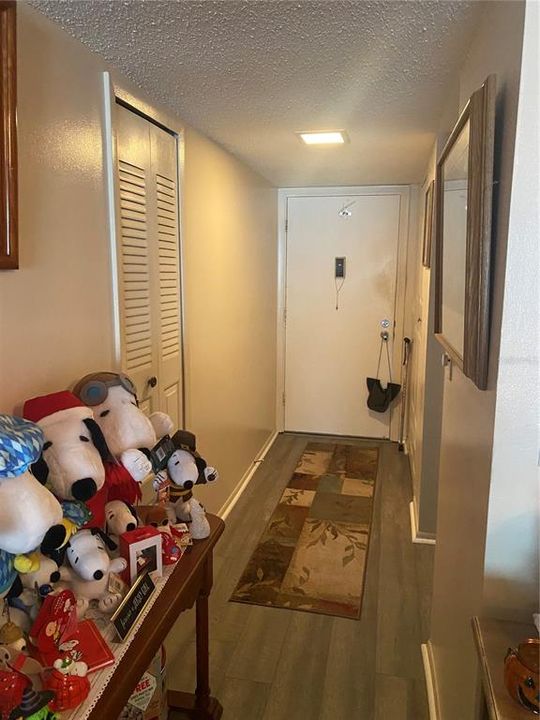 待售: $110,000 (2 贝兹, 2 浴室, 1030 平方英尺)