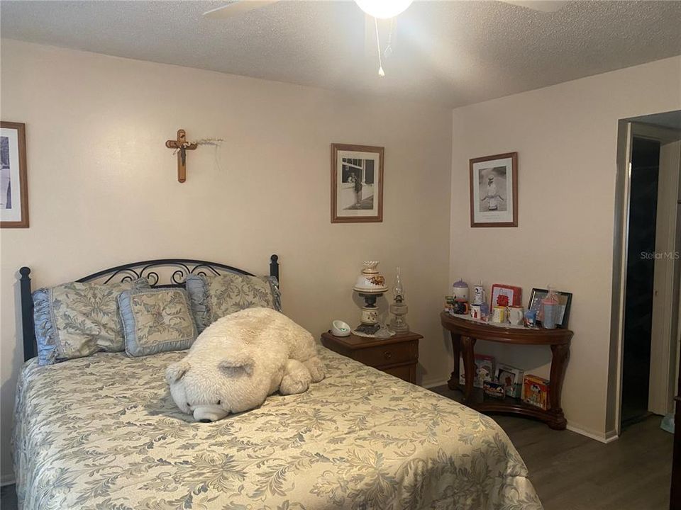 待售: $110,000 (2 贝兹, 2 浴室, 1030 平方英尺)