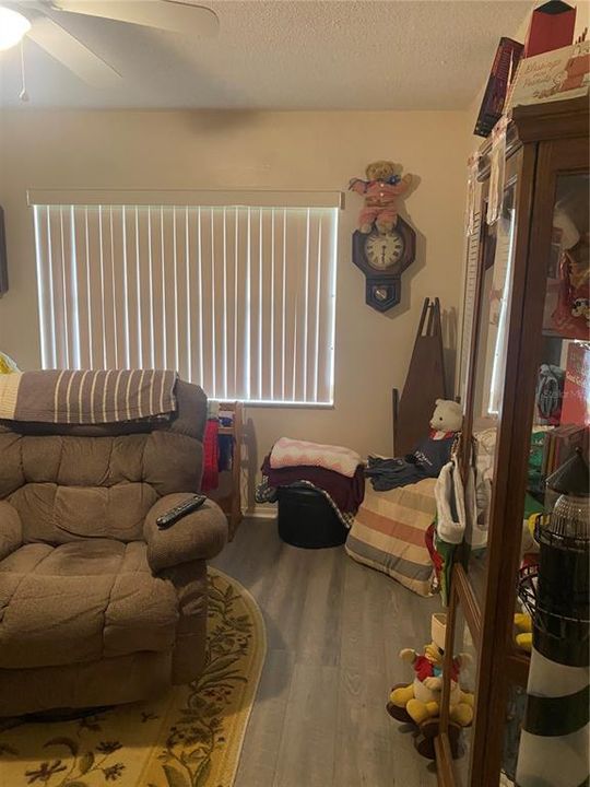 待售: $110,000 (2 贝兹, 2 浴室, 1030 平方英尺)