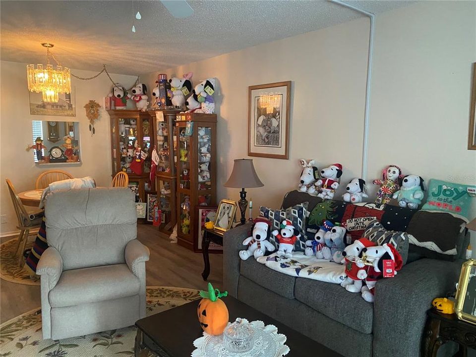 待售: $110,000 (2 贝兹, 2 浴室, 1030 平方英尺)