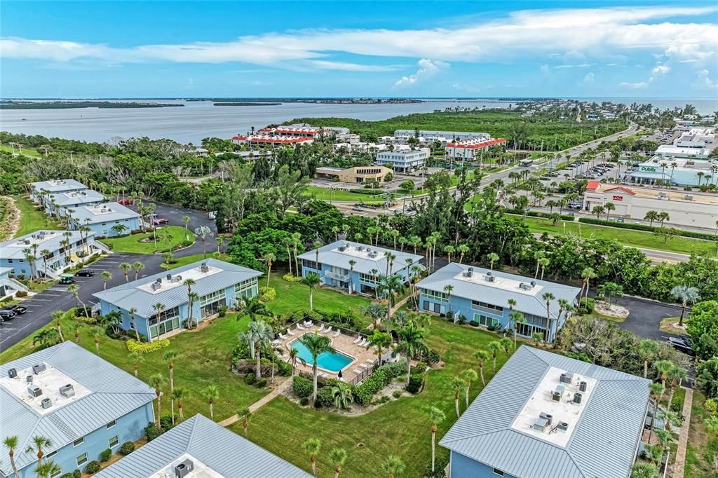 待售: $385,000 (1 贝兹, 1 浴室, 888 平方英尺)