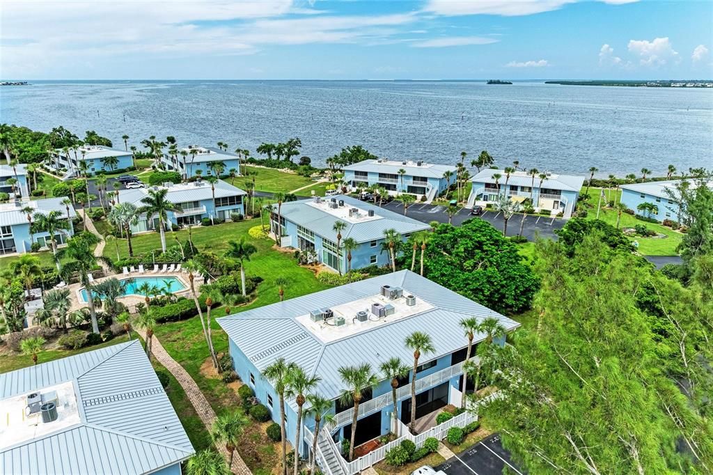 待售: $385,000 (1 贝兹, 1 浴室, 888 平方英尺)