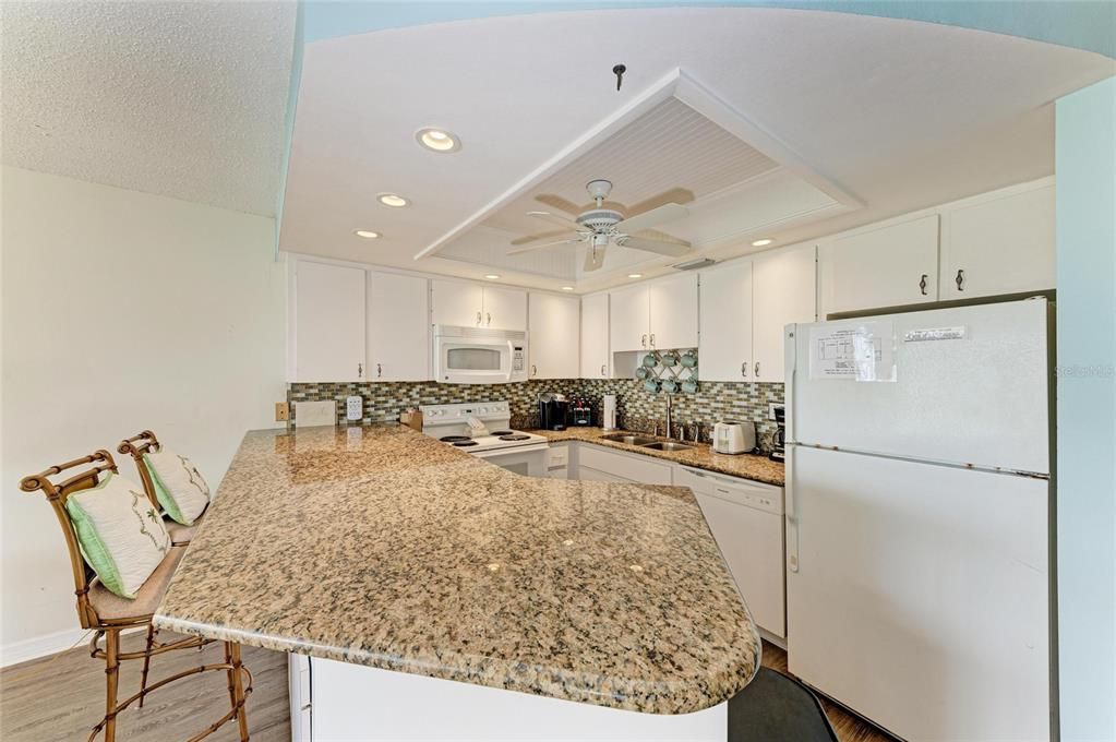 待售: $385,000 (1 贝兹, 1 浴室, 888 平方英尺)