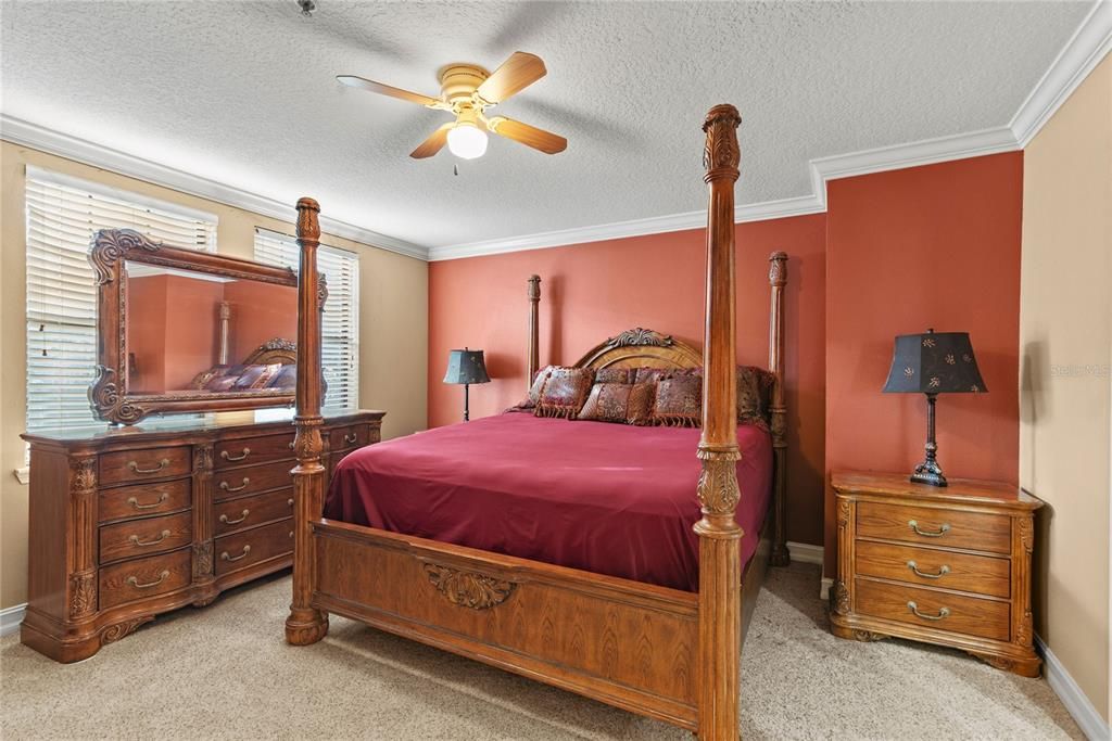 Под контрактом: $379,900 (4 спален, 3 ванн, 2132 Квадратных фут)