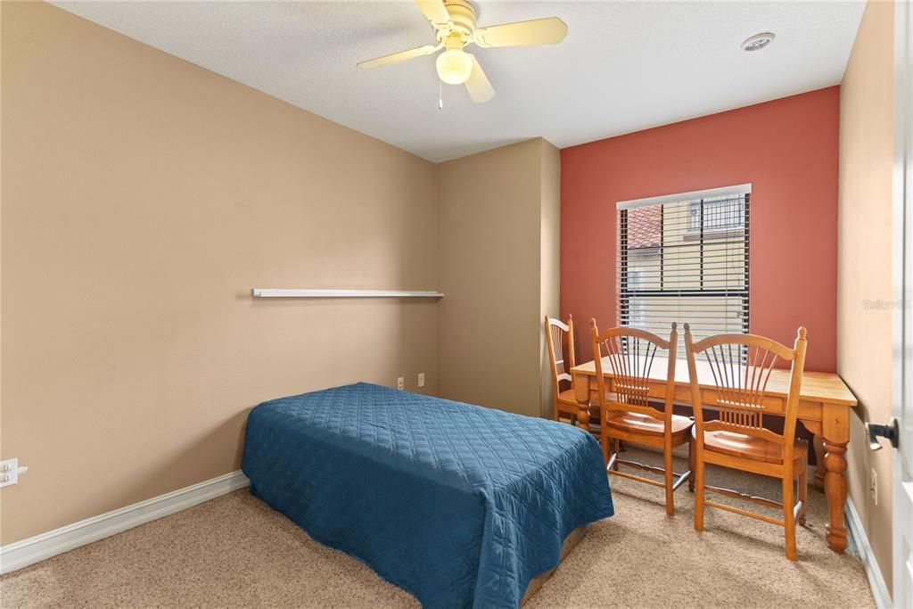 Под контрактом: $379,900 (4 спален, 3 ванн, 2132 Квадратных фут)