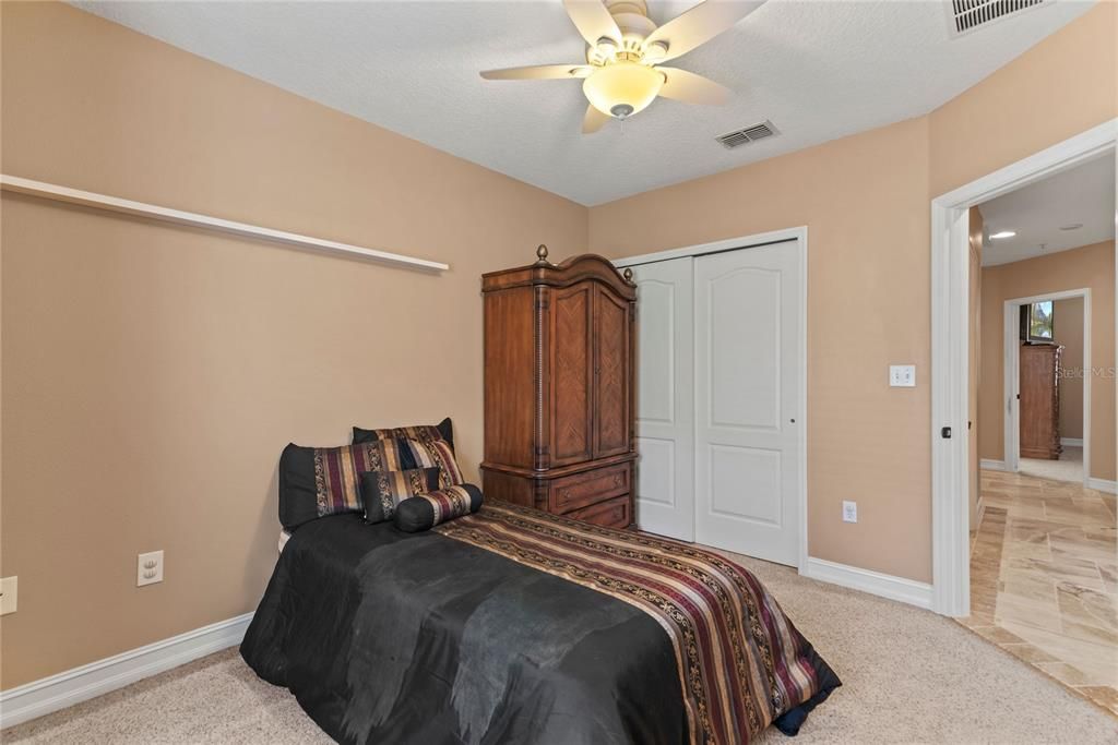 Под контрактом: $379,900 (4 спален, 3 ванн, 2132 Квадратных фут)