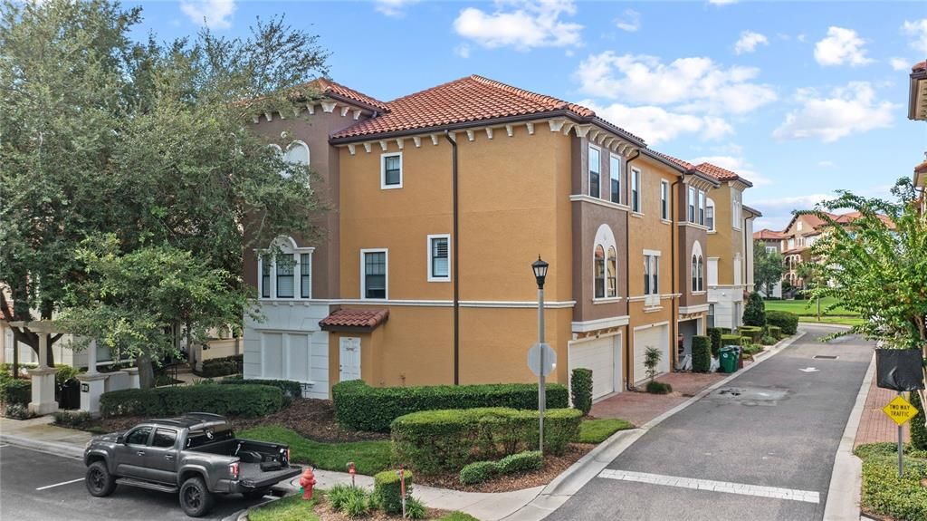 Под контрактом: $379,900 (4 спален, 3 ванн, 2132 Квадратных фут)