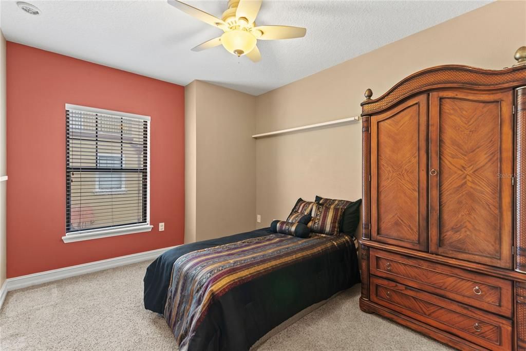 Под контрактом: $379,900 (4 спален, 3 ванн, 2132 Квадратных фут)