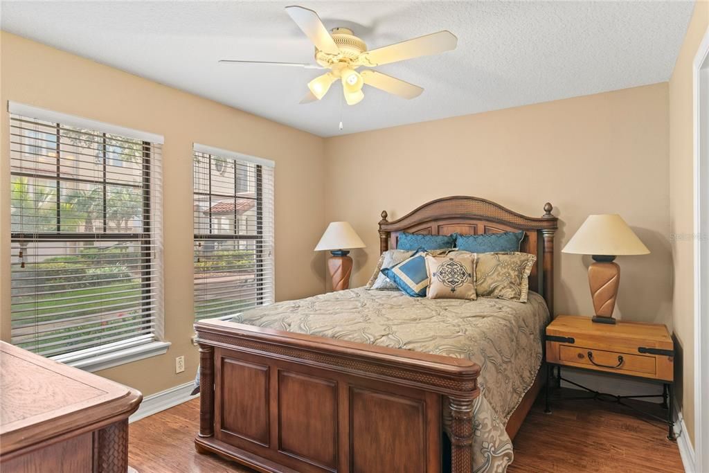 Под контрактом: $379,900 (4 спален, 3 ванн, 2132 Квадратных фут)