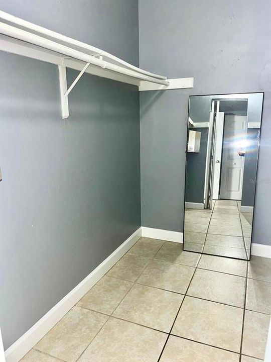 Под контрактом: $1,250 (1 спален, 1 ванн, 758 Квадратных фут)