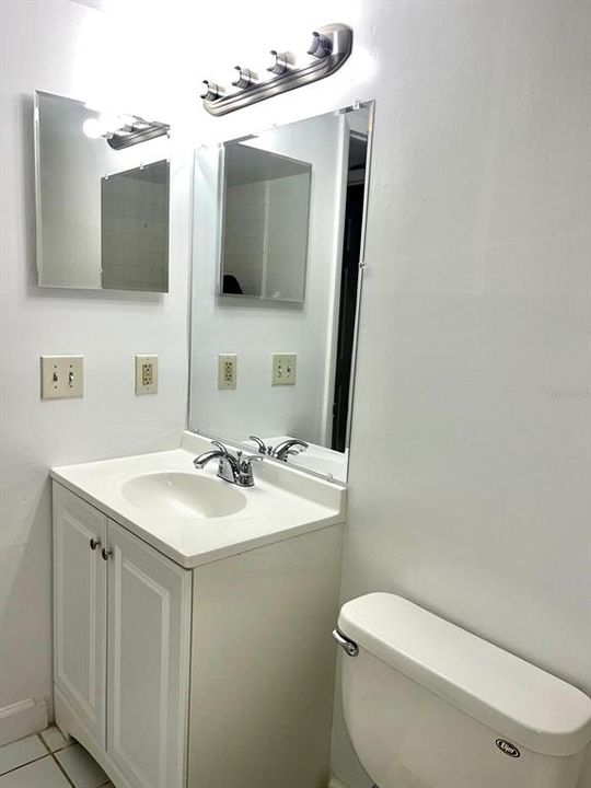 Под контрактом: $1,250 (1 спален, 1 ванн, 758 Квадратных фут)