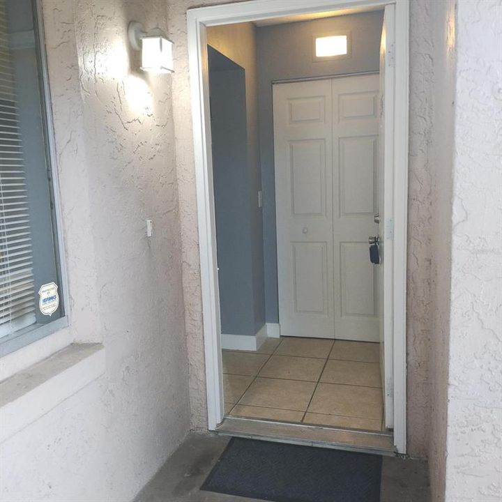 Под контрактом: $1,250 (1 спален, 1 ванн, 758 Квадратных фут)