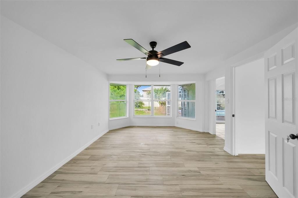 Activo con contrato: $275,000 (3 camas, 2 baños, 1547 Pies cuadrados)