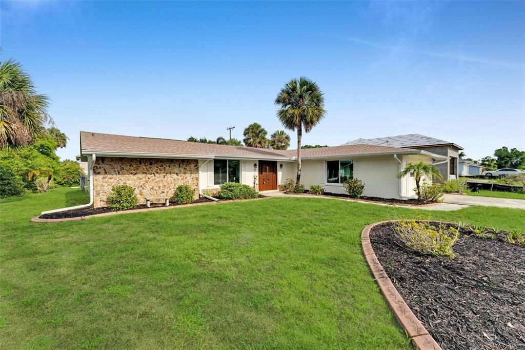 Activo con contrato: $275,000 (3 camas, 2 baños, 1547 Pies cuadrados)