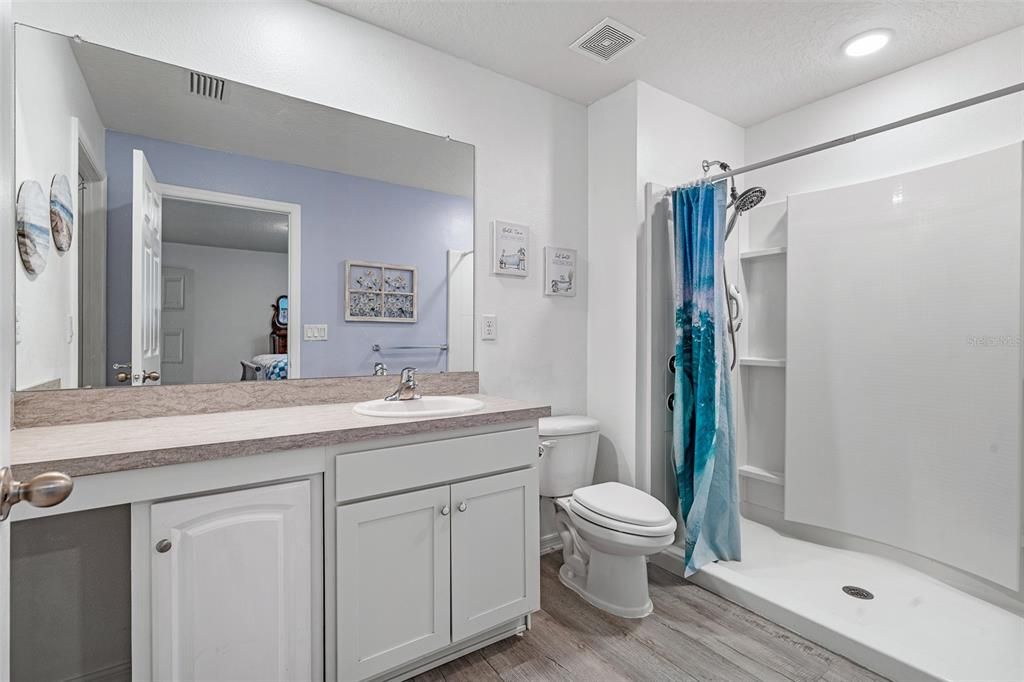 Activo con contrato: $274,900 (3 camas, 2 baños, 1285 Pies cuadrados)