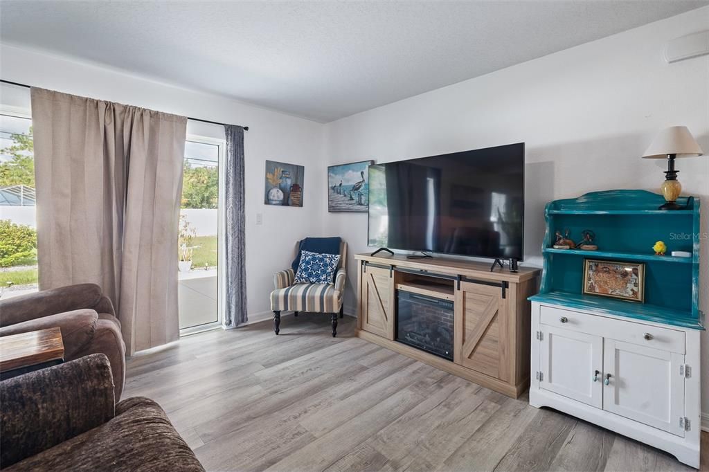 Activo con contrato: $274,900 (3 camas, 2 baños, 1285 Pies cuadrados)