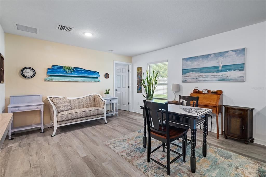 Activo con contrato: $274,900 (3 camas, 2 baños, 1285 Pies cuadrados)